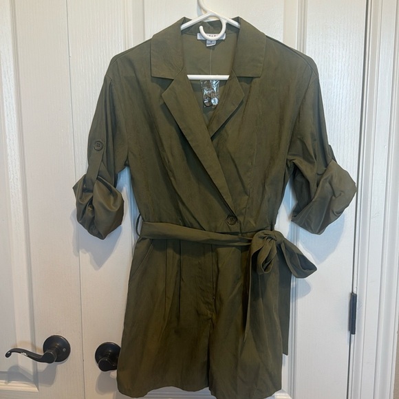 Size Small Favlux fashion Romper - Picture 2 of 5